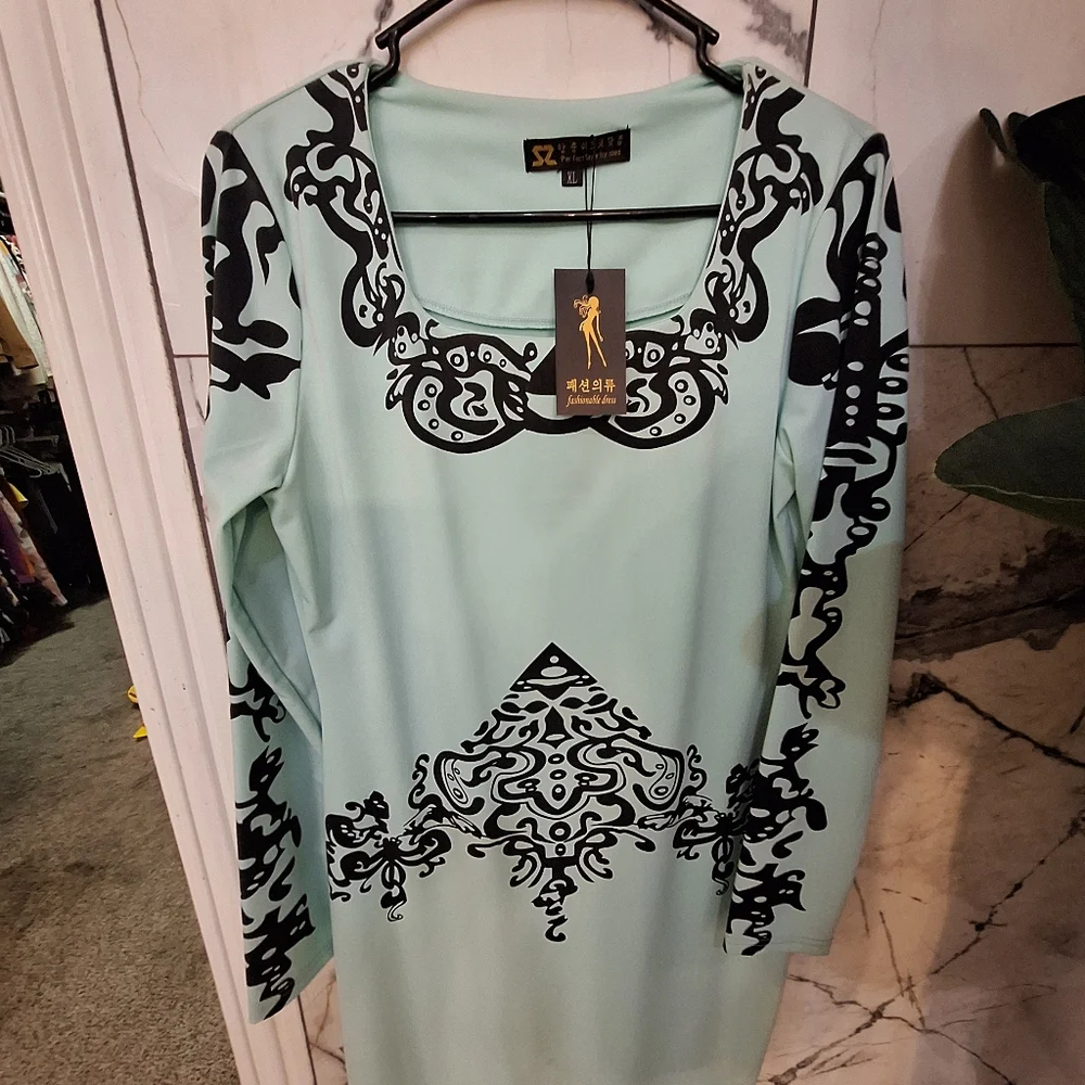 Dress - Picture 3 of 4